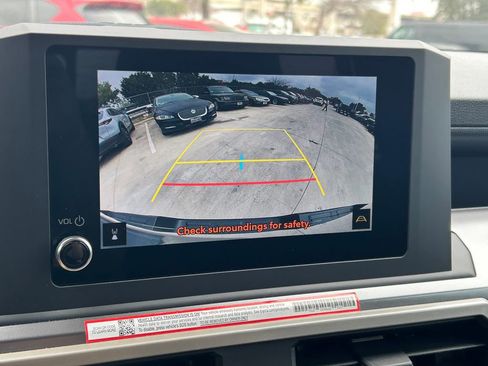 Used 2025 Toyota Tacoma SR5 w/ SR5 Upgrade Package image 33