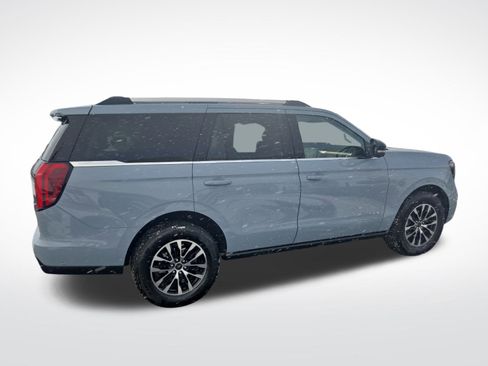 Used 2025 Ford Expedition Platinum image 7