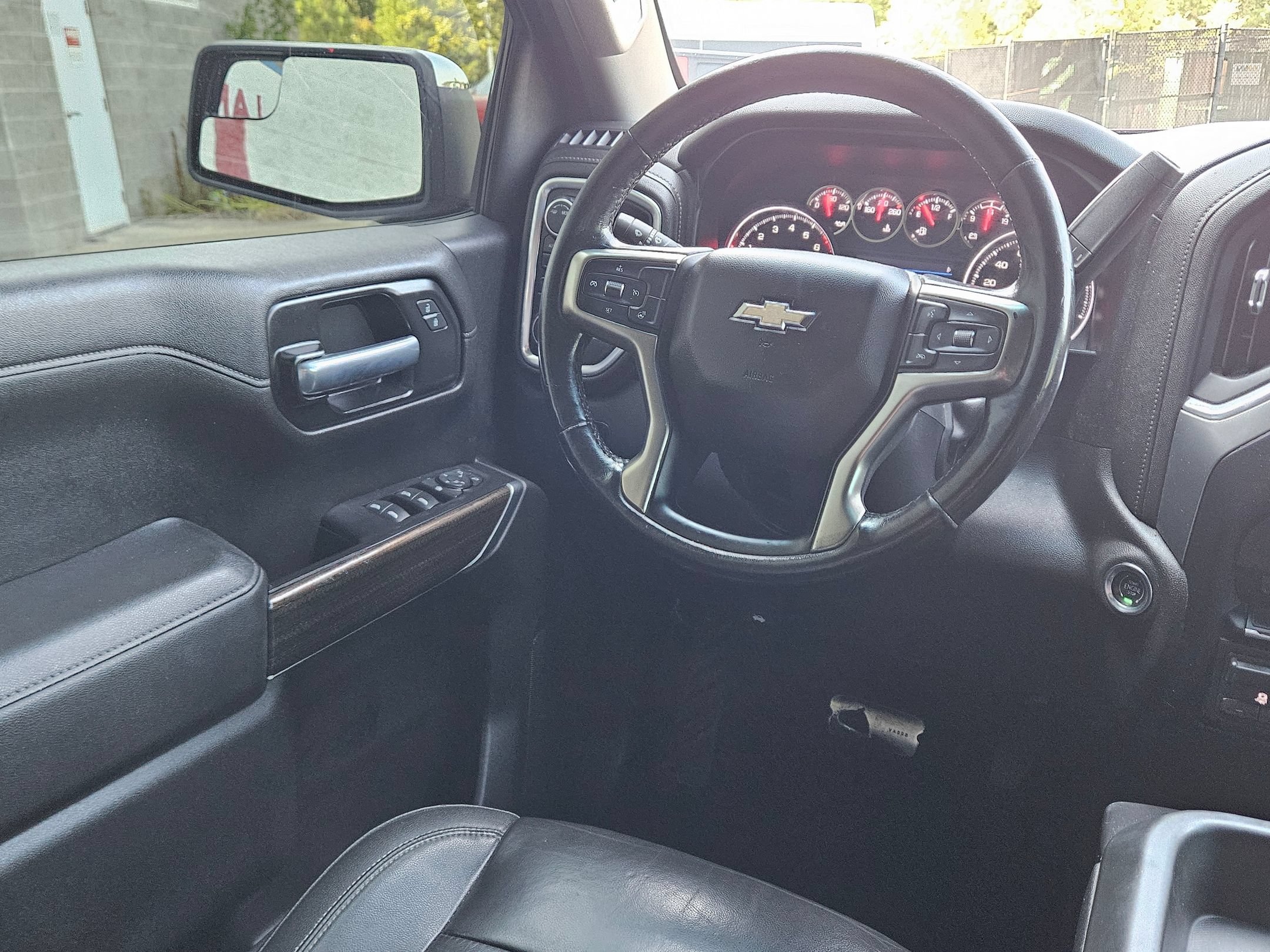 Used 2021 Chevrolet Silverado 1500 LT w/ Z71 Off-Road Package AWD/4WD image 9