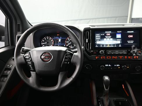 Certified 2025 Nissan Frontier PRO-4X AWD/4WD image 12