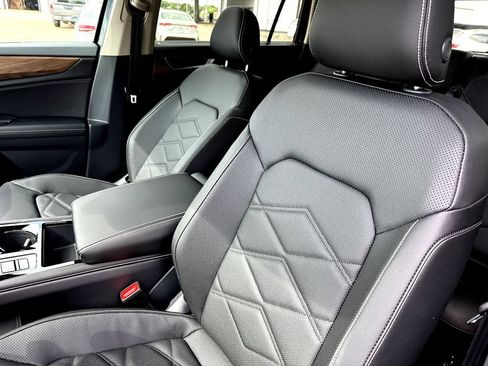 New 2026 Volkswagen Atlas SE FWD image 11