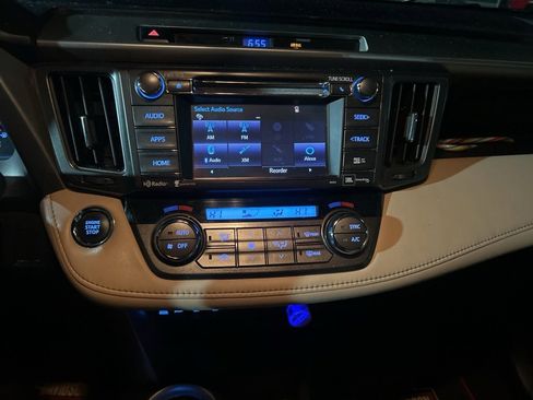 Used 2014 Toyota RAV4 Limited image 9