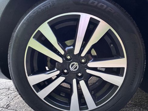 Used 2020 Nissan Kicks SV w/ Exterior Package image 32