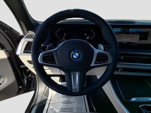 New 2026 BMW X5 xDrive50e w/ Executive Package image 40