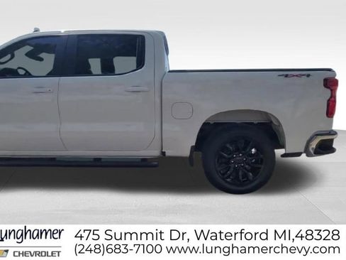 Used 2022 Chevrolet Silverado 1500 LT AWD/4WD image 6