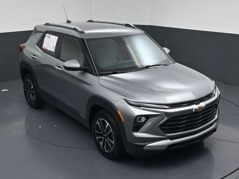 Used 2025 Chevrolet TrailBlazer LT FWD image 13