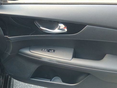 Used 2023 Kia Forte GT-Line w/ GT-Line Premium Package image 12