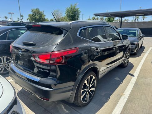 Used 2018 Nissan Rogue Sport SL w/ SL Premium Package AWD/4WD image 4