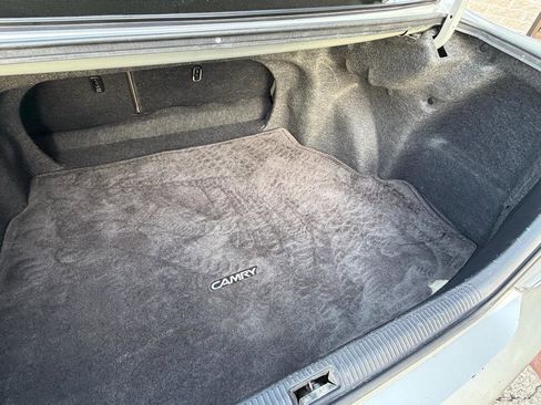 Used 2005 Toyota Camry LE image 16