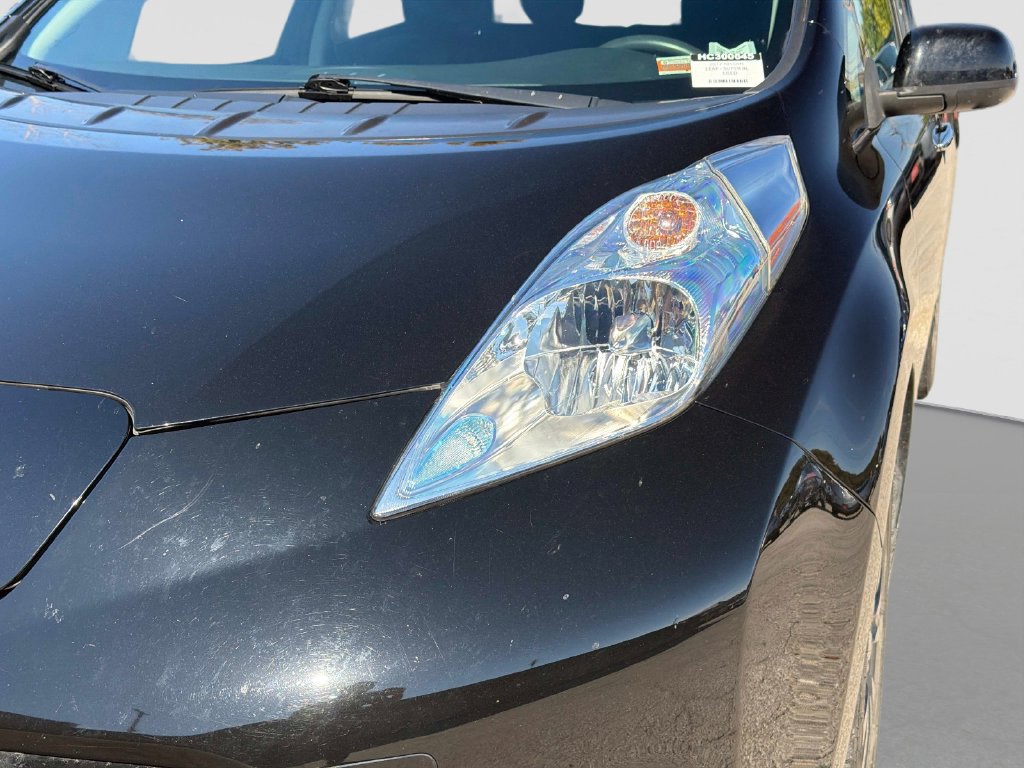 Used 2017 Nissan Leaf SV w/ Premium Package FWD image 12