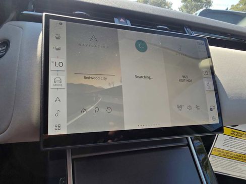 Certified 2025 Land Rover Range Rover Velar Dynamic SE image 28