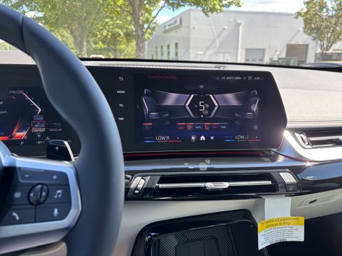 Used 2026 BMW X1 xDrive28i w/ Technology Package image 24