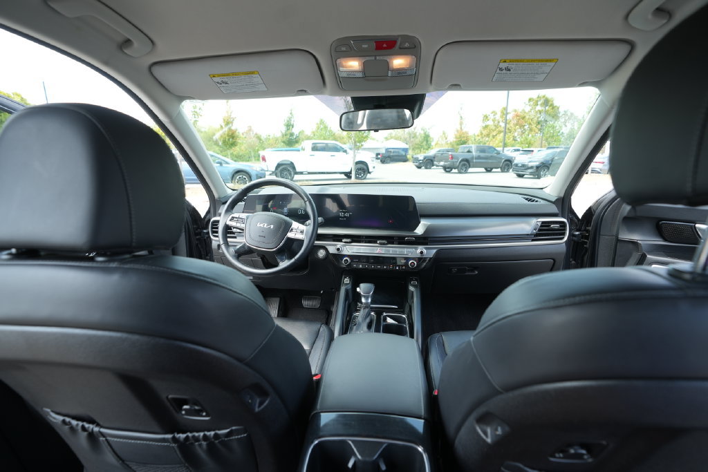 Used 2023 Kia Telluride S FWD image 24