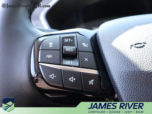 Used 2022 Ford Escape SE w/ SE Sport Appearance Package image 26