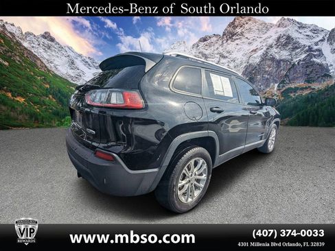 Used 2020 Jeep Cherokee Latitude image 2