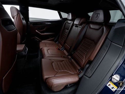 Used 2025 Lamborghini Urus SE image 45