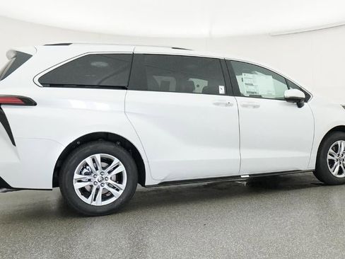 New 2026 Toyota Sienna Limited FWD image 26
