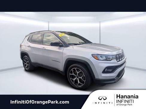 Used 2025 Jeep Compass Limited AWD/4WD image 1