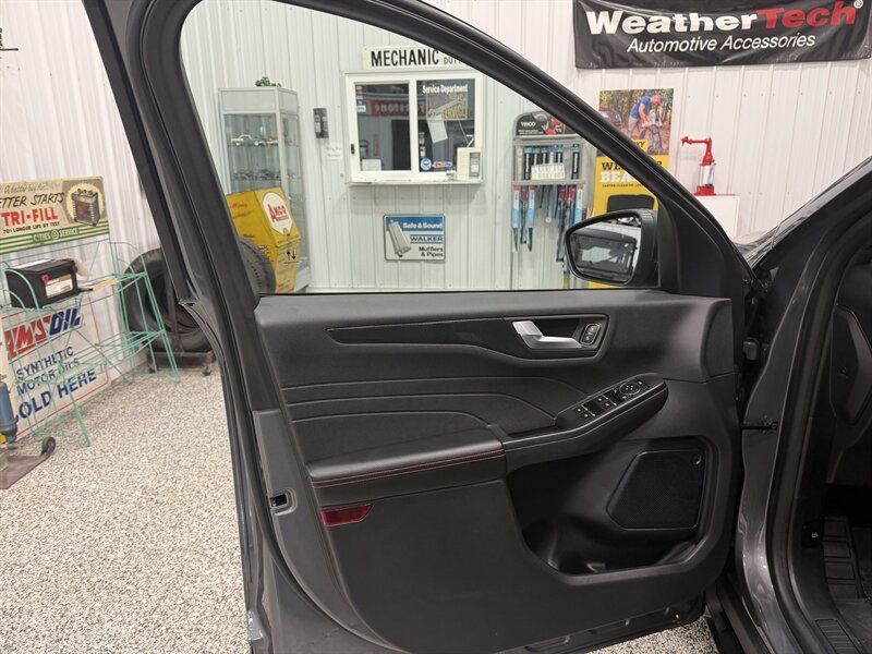 Used 2023 Ford Escape ST-Line w/ Tech Pack #1 FWD image 29
