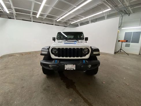 Used 2024 Jeep Wrangler Rubicon image 9