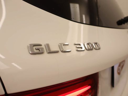Used 2018 Mercedes-Benz GLC 300 4MATIC image 7
