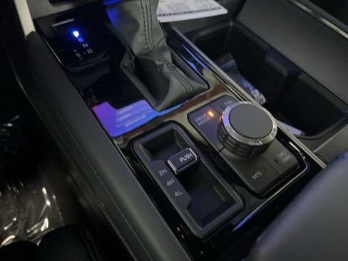New 2026 Toyota Tundra Limited AWD/4WD image 16