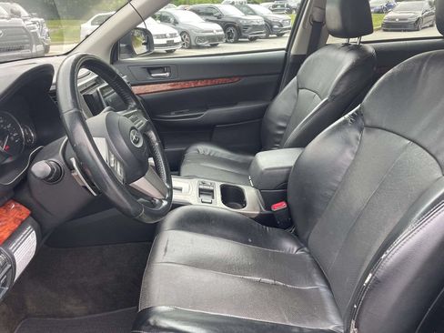 Used 2011 Subaru Outback 2.5i Limited AWD/4WD image 16