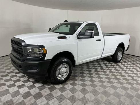 Used 2024 RAM 2500 Big Horn w/ Bed Utility Group image 1
