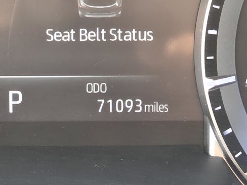 Used 2023 Toyota Highlander LE image 21