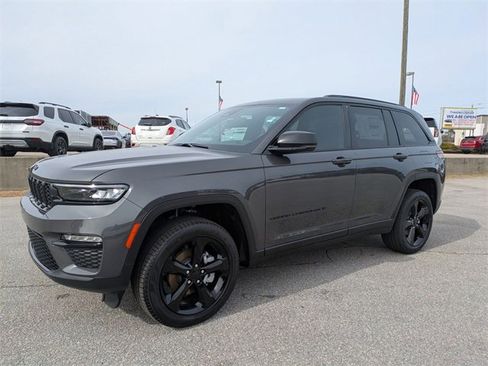 New 2025 Jeep Grand Cherokee Limited w/ Black Appearance Package image 7