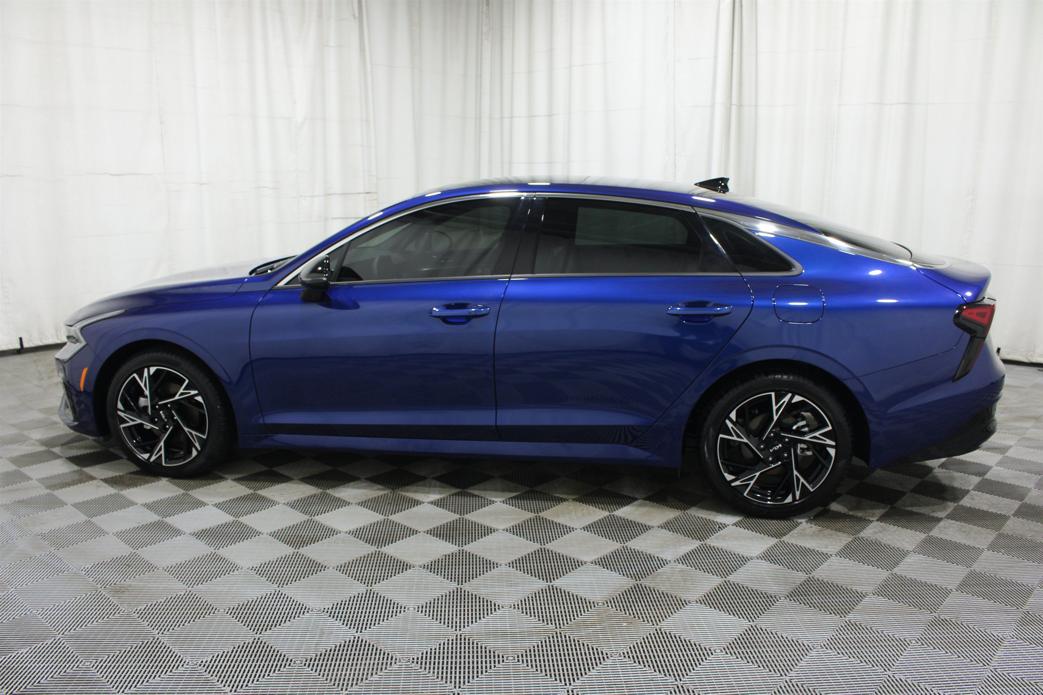Used 2025 Kia K5 GT-Line w/ GT-Line Premium Package FWD image 33