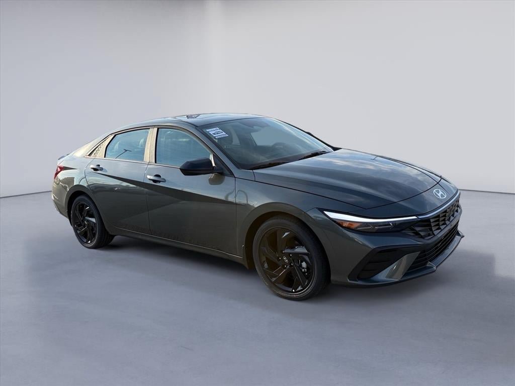 New 2026 Hyundai Elantra SEL Sport FWD image 7