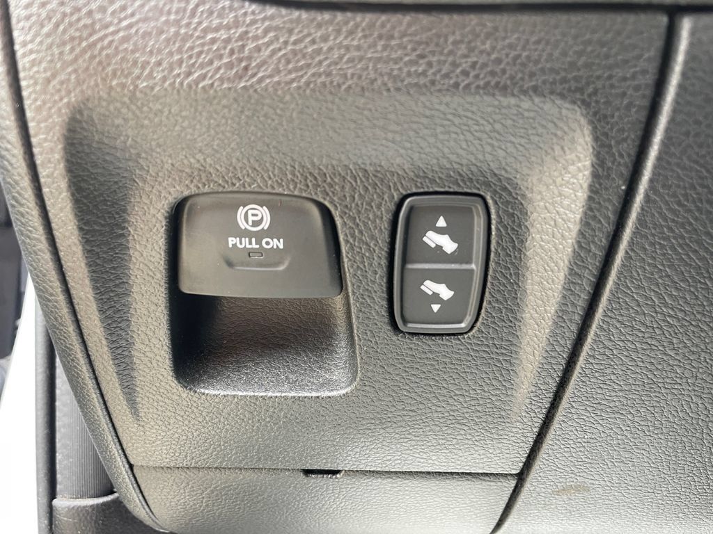 Used 2023 RAM 1500 Big Horn AWD/4WD image 36