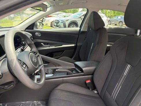 Used 2023 Hyundai Elantra SEL FWD image 14