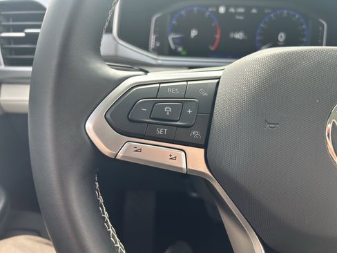 Used 2025 Volkswagen Taos SEL image 19