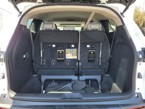 Used 2025 Toyota Sienna XLE w/ XLE Plus Package FWD image 24