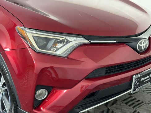 Used 2018 Toyota RAV4 XLE AWD/4WD image 12