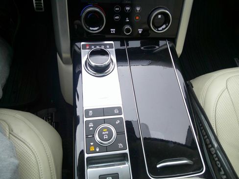 Used 2021 Land Rover Range Rover Westminster Edition image 52