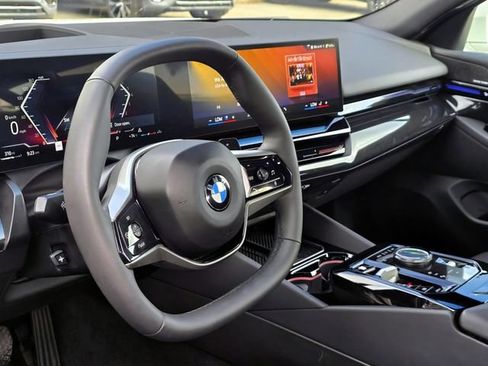 Used 2026 BMW 530i xDrive AWD/4WD image 17