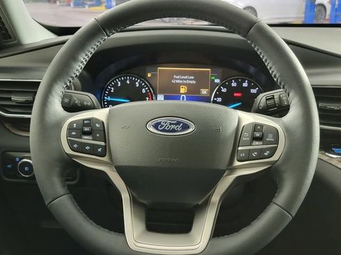 Certified 2023 Ford Explorer Limited w/ Limited Technology Package AWD/4WD image 26