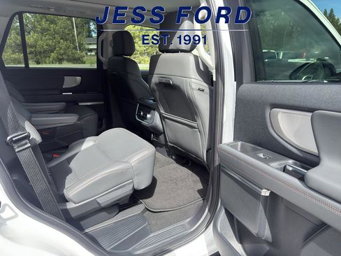 Used 2025 Ford Expedition Active image 25