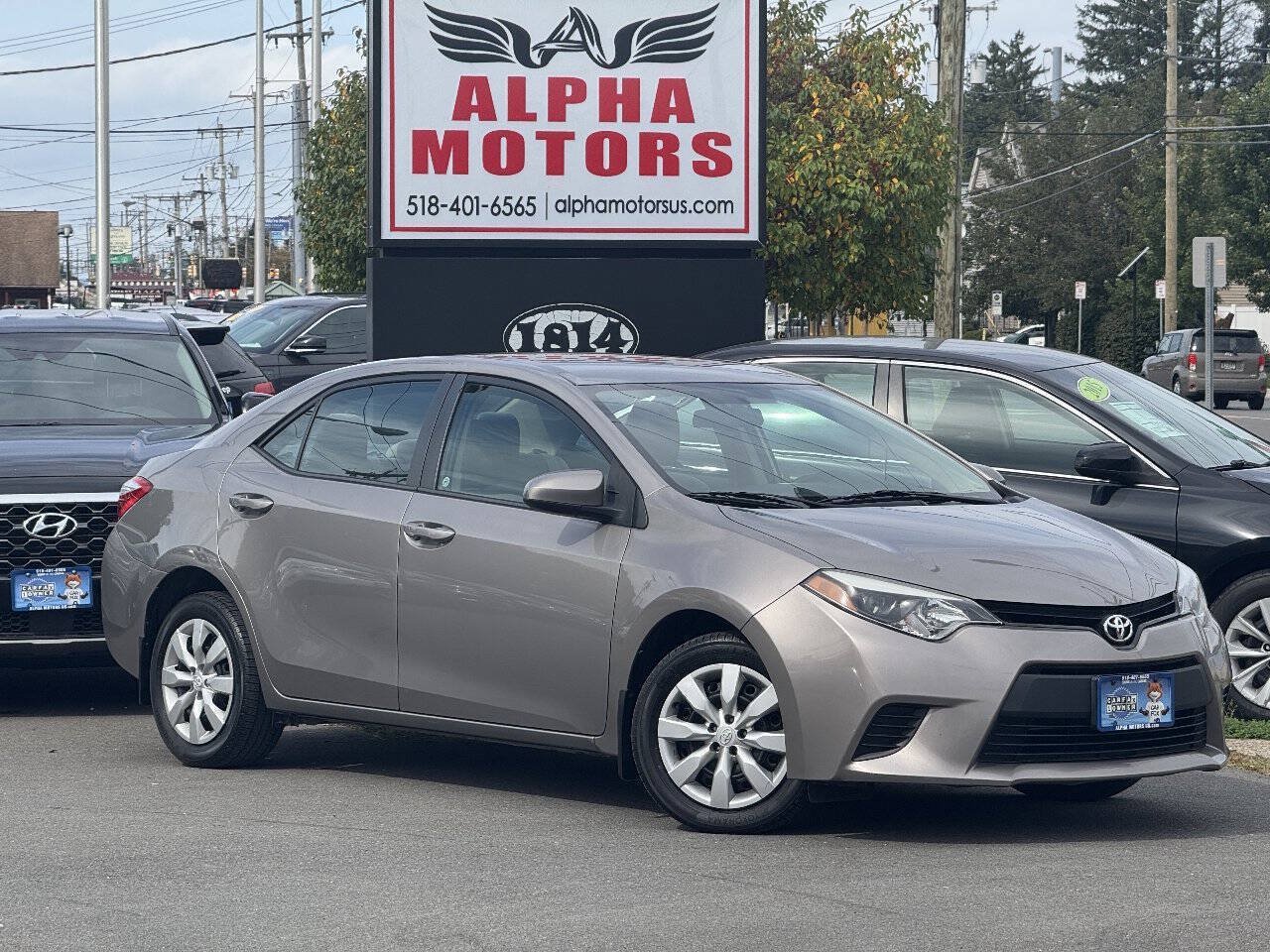 Used 2014 Toyota Corolla LE FWD image 1