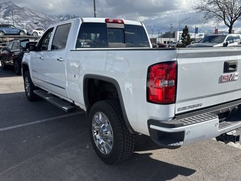 Used 2016 GMC Sierra 2500 Denali w/ Driver Alert Package image 7