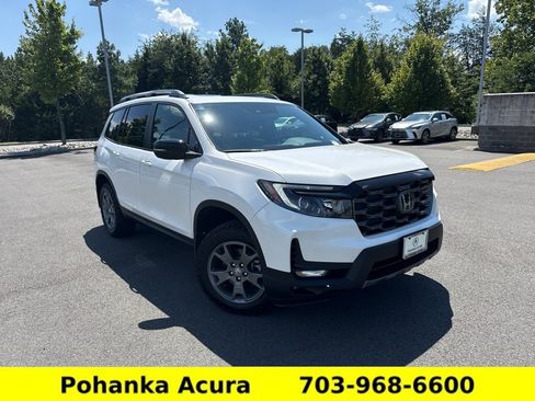 Used 2025 Honda Passport TrailSport image 1