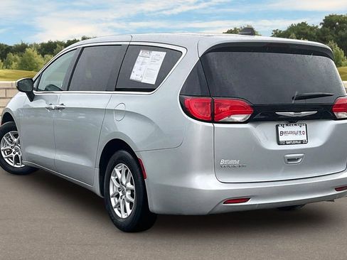 Used 2023 Chrysler Voyager LX FWD image 11