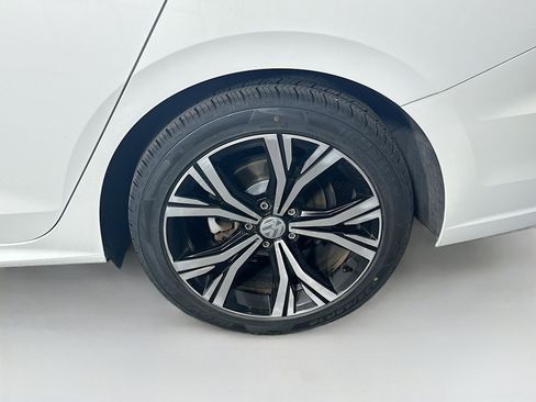 Used 2021 Volkswagen Passat 2.0T SE image 11