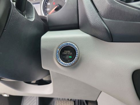 Used 2019 GMC Terrain SLT w/ Preferred Package image 17