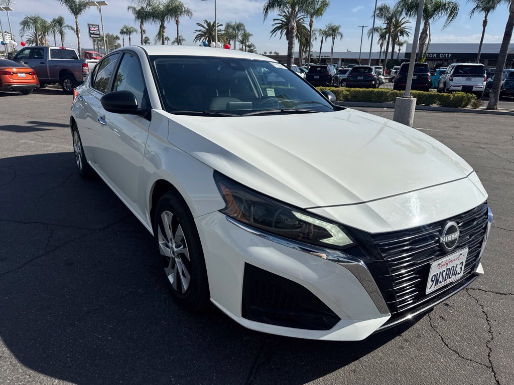Used 2025 Nissan Altima 2.5 S FWD image 5