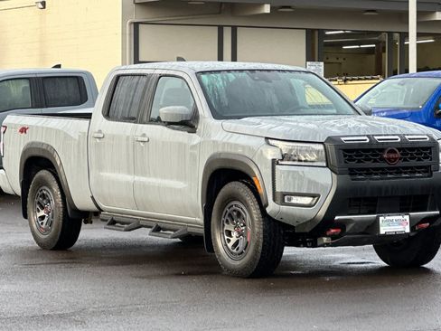 New 2026 Nissan Frontier PRO-4X w/ Pro-4x Convenience Package image 9