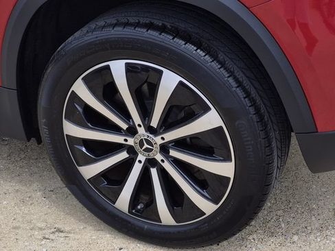 Certified 2023 Mercedes-Benz GLA 250 w/ Premium Package image 8